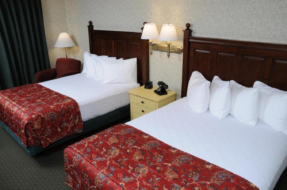 Queen Room with Two Queen Beds interior